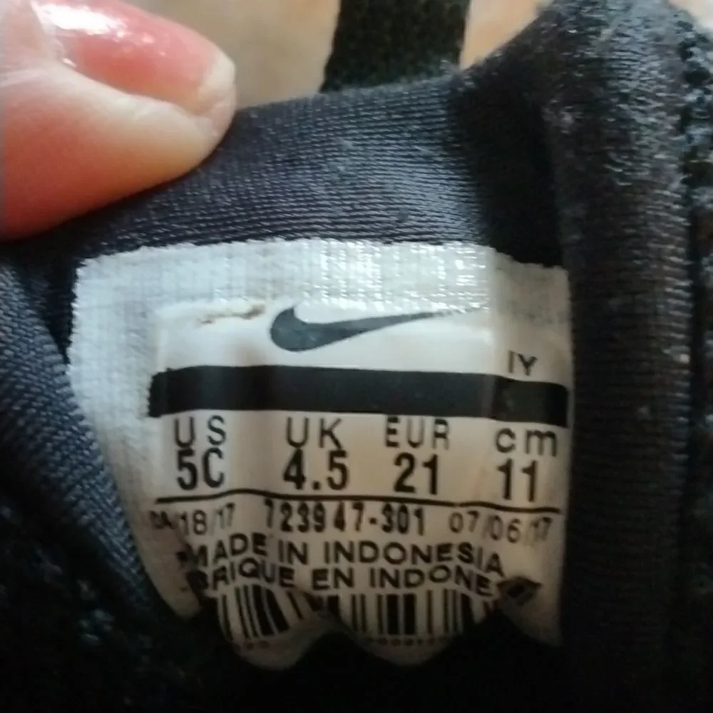 Nike Foam Shoe